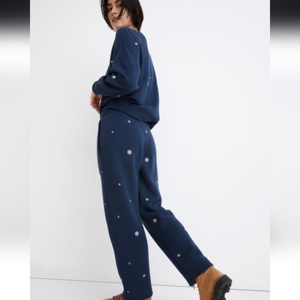 MWL Airyterry Floral Embroidered Tapered Sweatpants: Stitched-Pocket Edition M - Picture 3 of 10